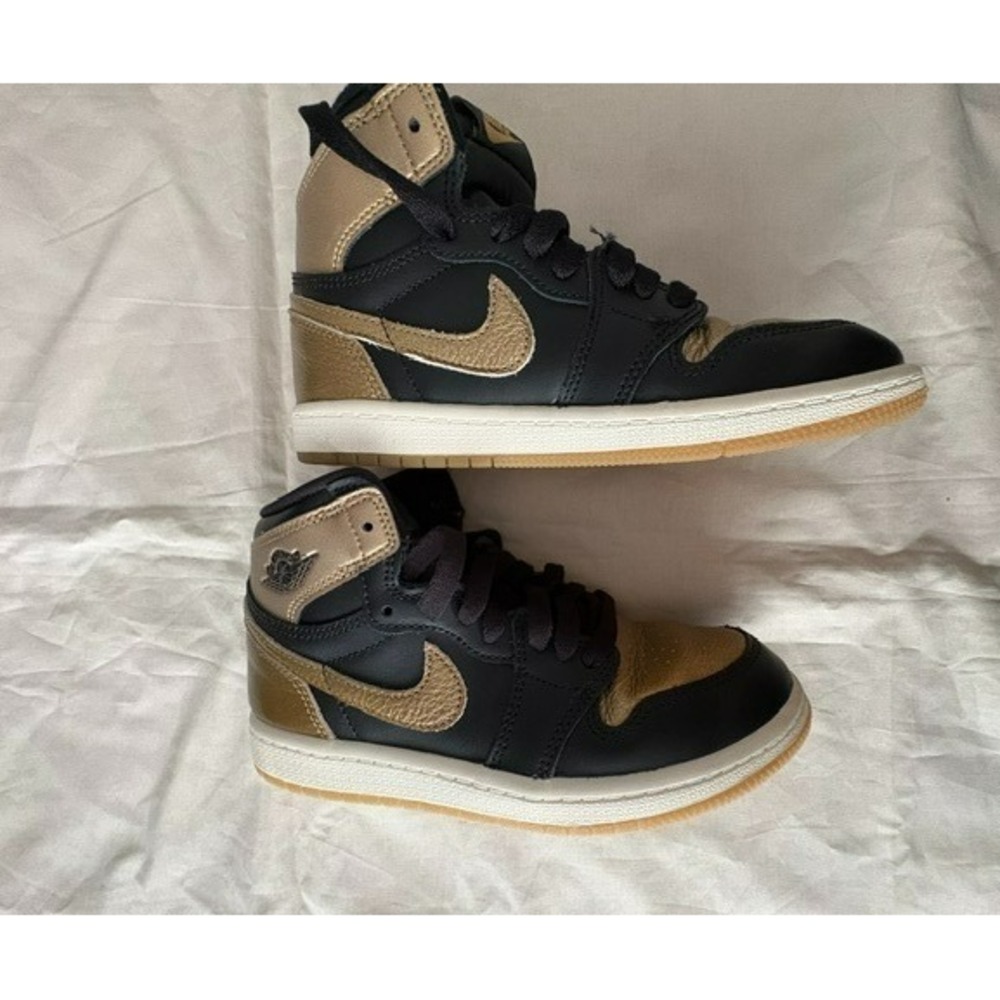 Nike Air Jordan 1 Mid GS High OG Youth Size 2Y Black Metallic Gold FD1412-071